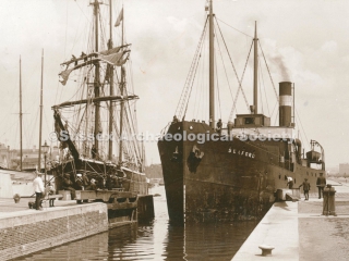 89.486 eaford"owned by Mr Stephenson-Clarke enters the locks Shoreham Harbour Southwick