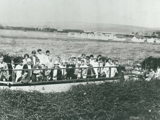94.2550.3 Holidaymakers at Lancing Holiday Camp.